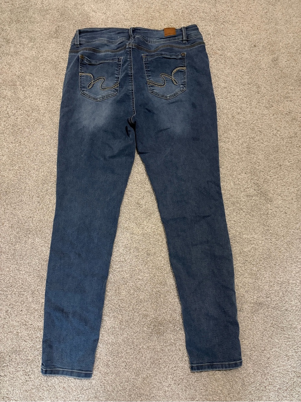 WallFlower The Ultra Fit Skinny Jeans Womens Medium Wash Size 17 Long Stretch - Picture 7 of 7